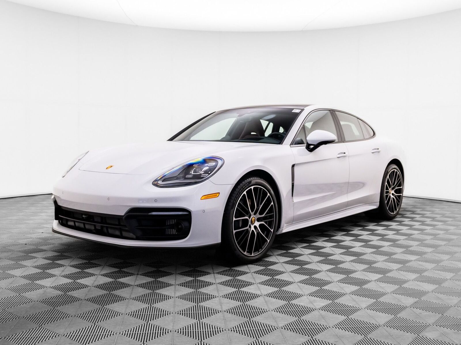 2023 PORSCHE Panamera