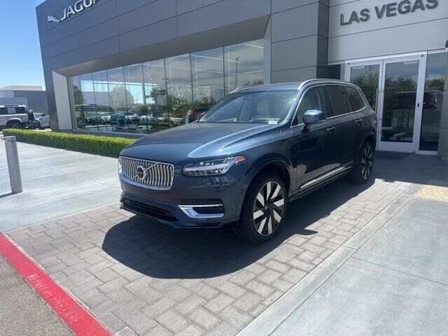 2023 VOLVO XC90