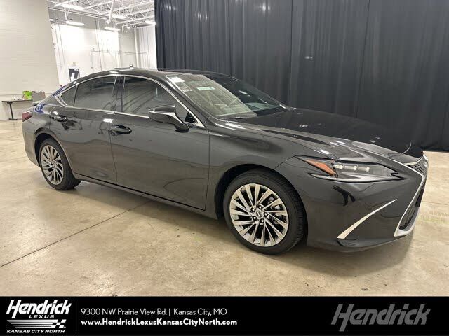 2025 LEXUS ES