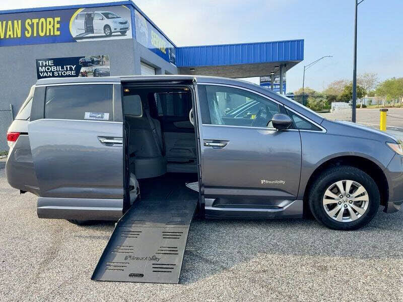 2016 HONDA Odyssey