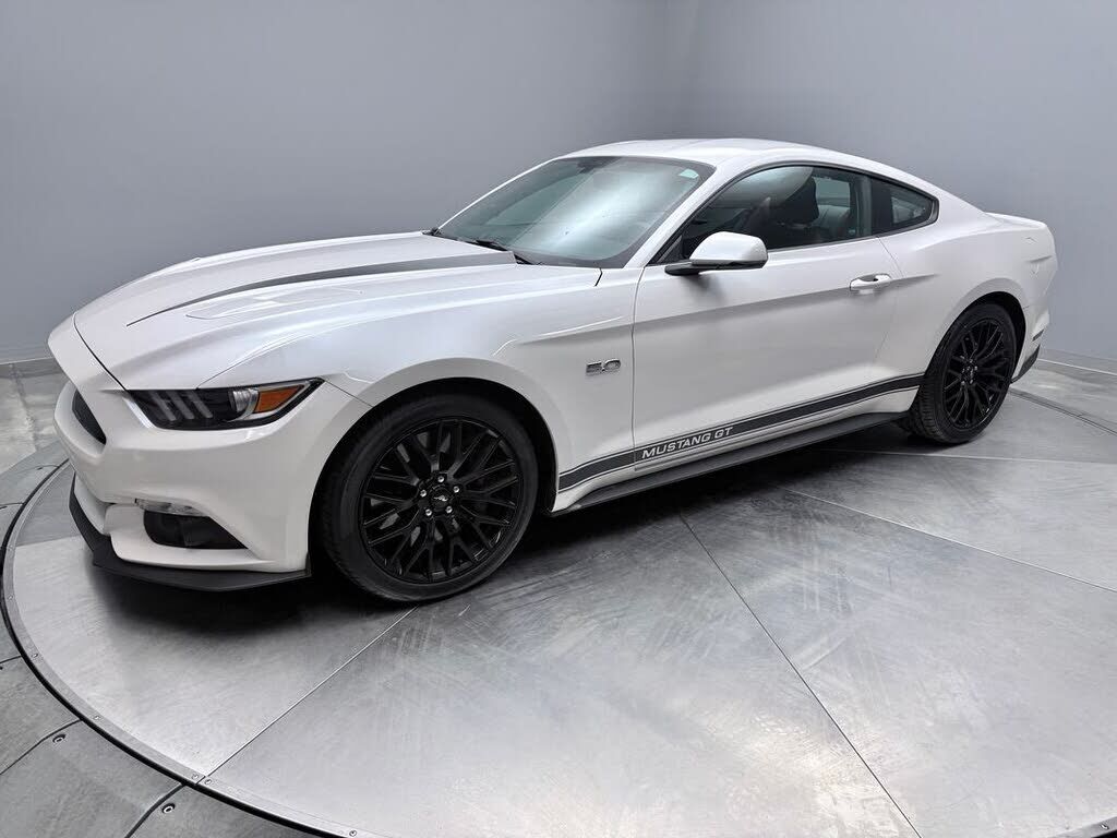 2017 FORD Mustang