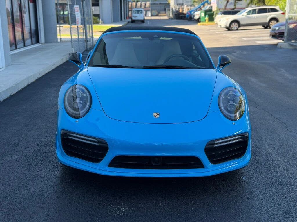 2017 PORSCHE 911