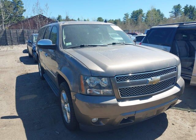 2011 CHEVROLET Suburban