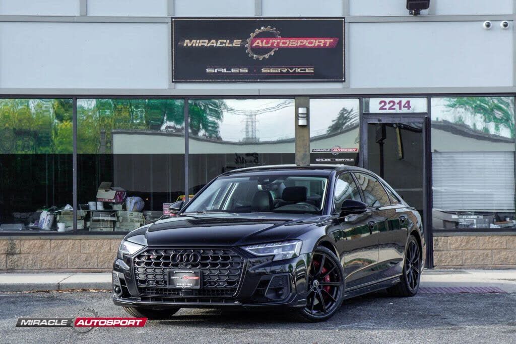 2022 AUDI S8