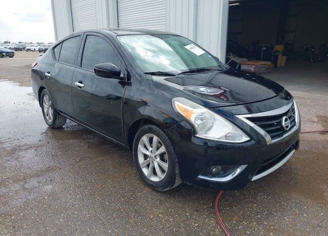 2015 NISSAN Versa
