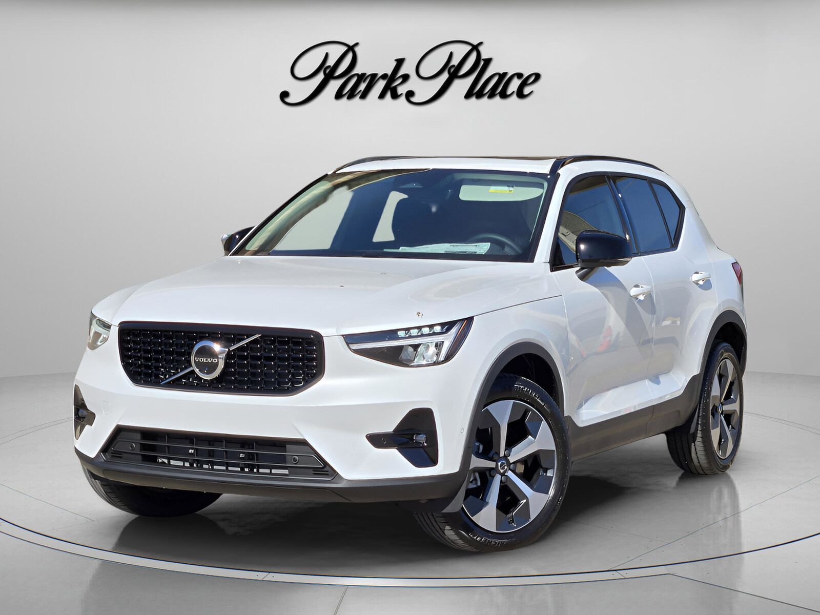 2026 VOLVO XC40