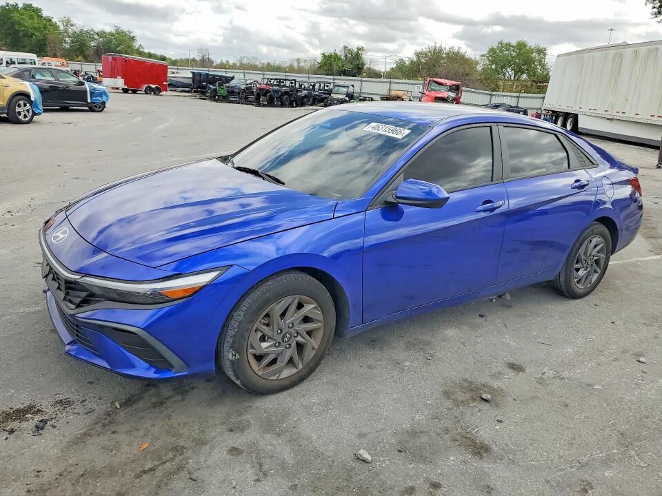 2024 HYUNDAI Elantra