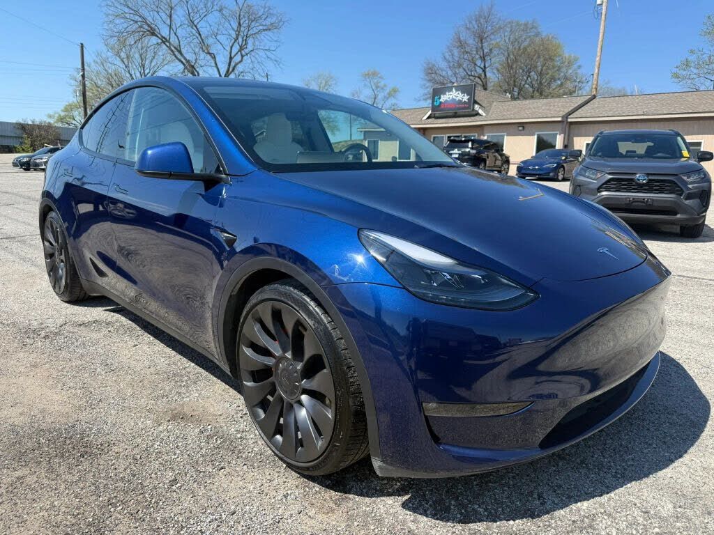 2023 TESLA Model Y
