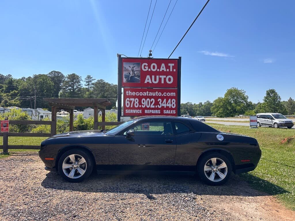 2017 DODGE Challenger