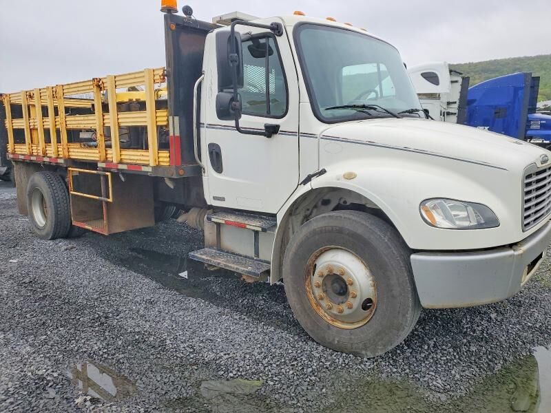 2004 FREIGHTLINER M2
