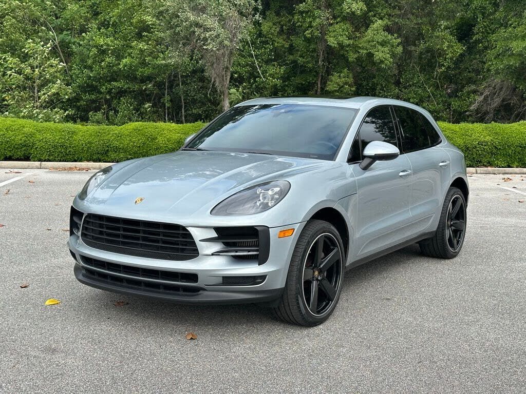 2020 PORSCHE Macan
