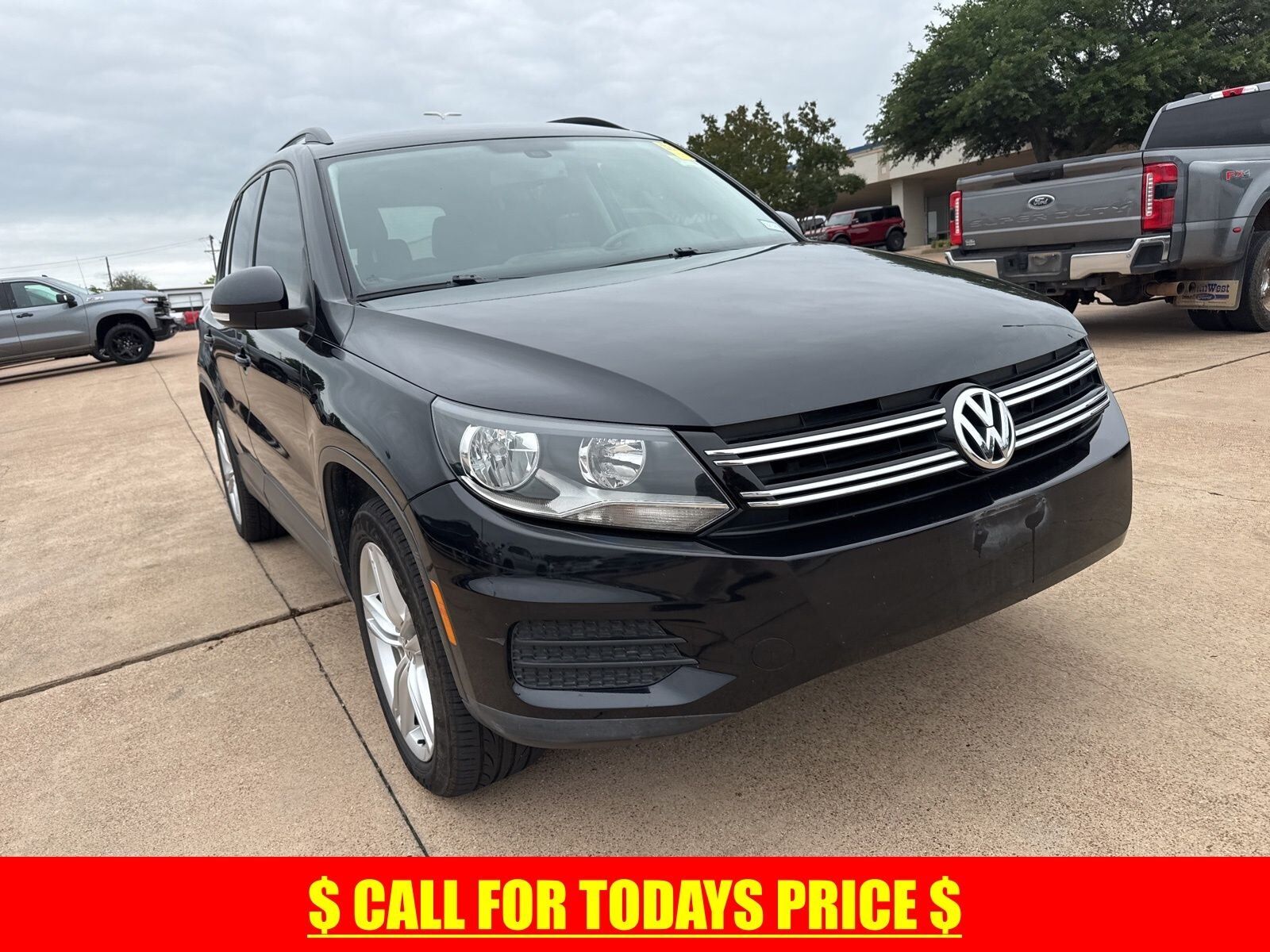 2017 VOLKSWAGEN Tiguan