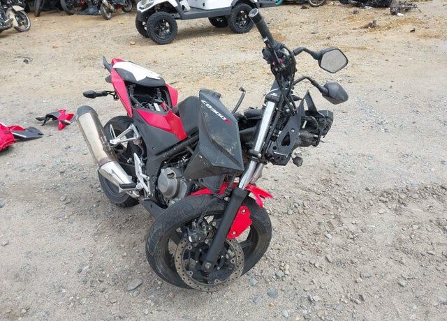 2015 HONDA CB