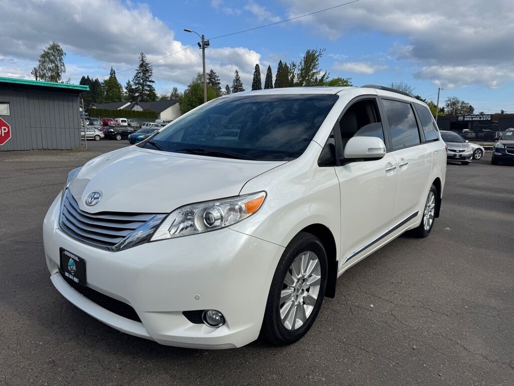 2014 TOYOTA Sienna