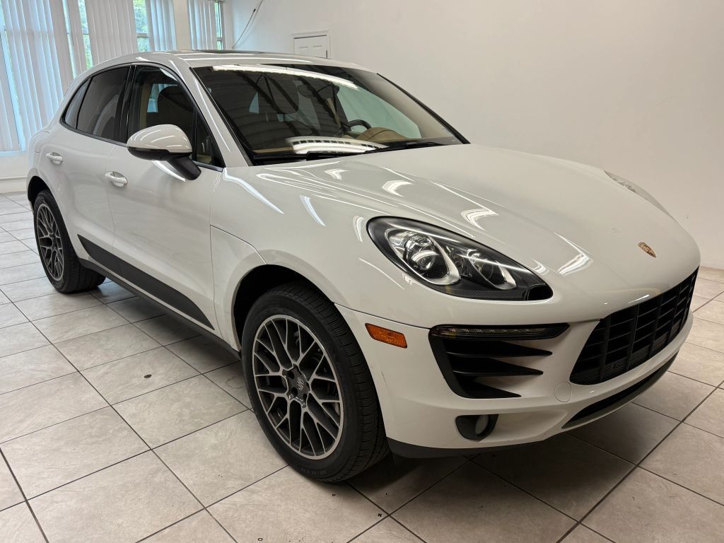 2015 PORSCHE Macan