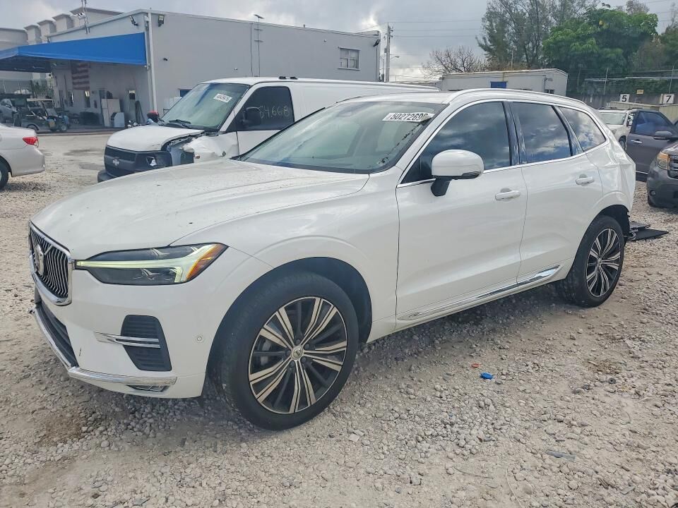 2022 VOLVO XC60
