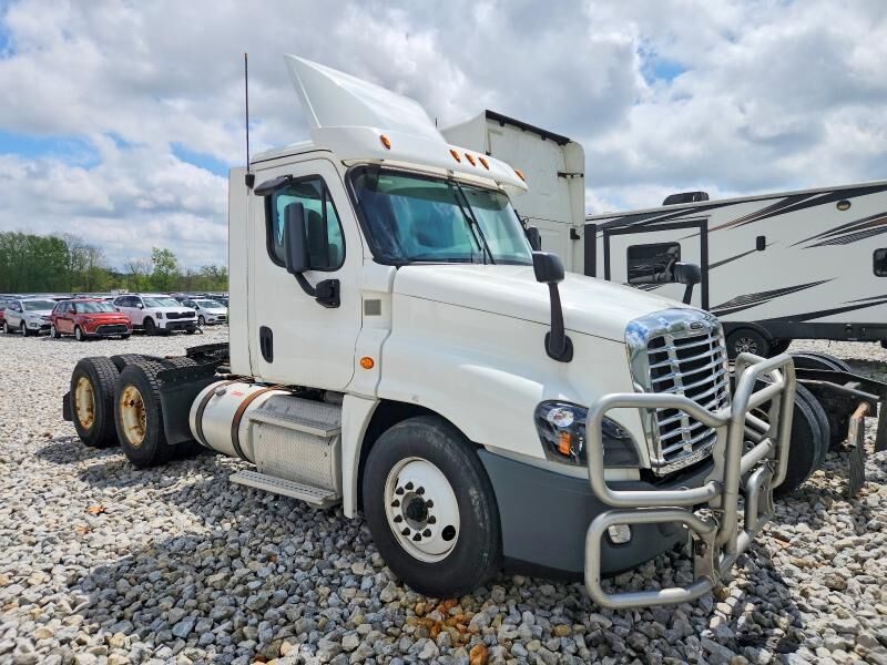 2019 FREIGHTLINER Cascadia