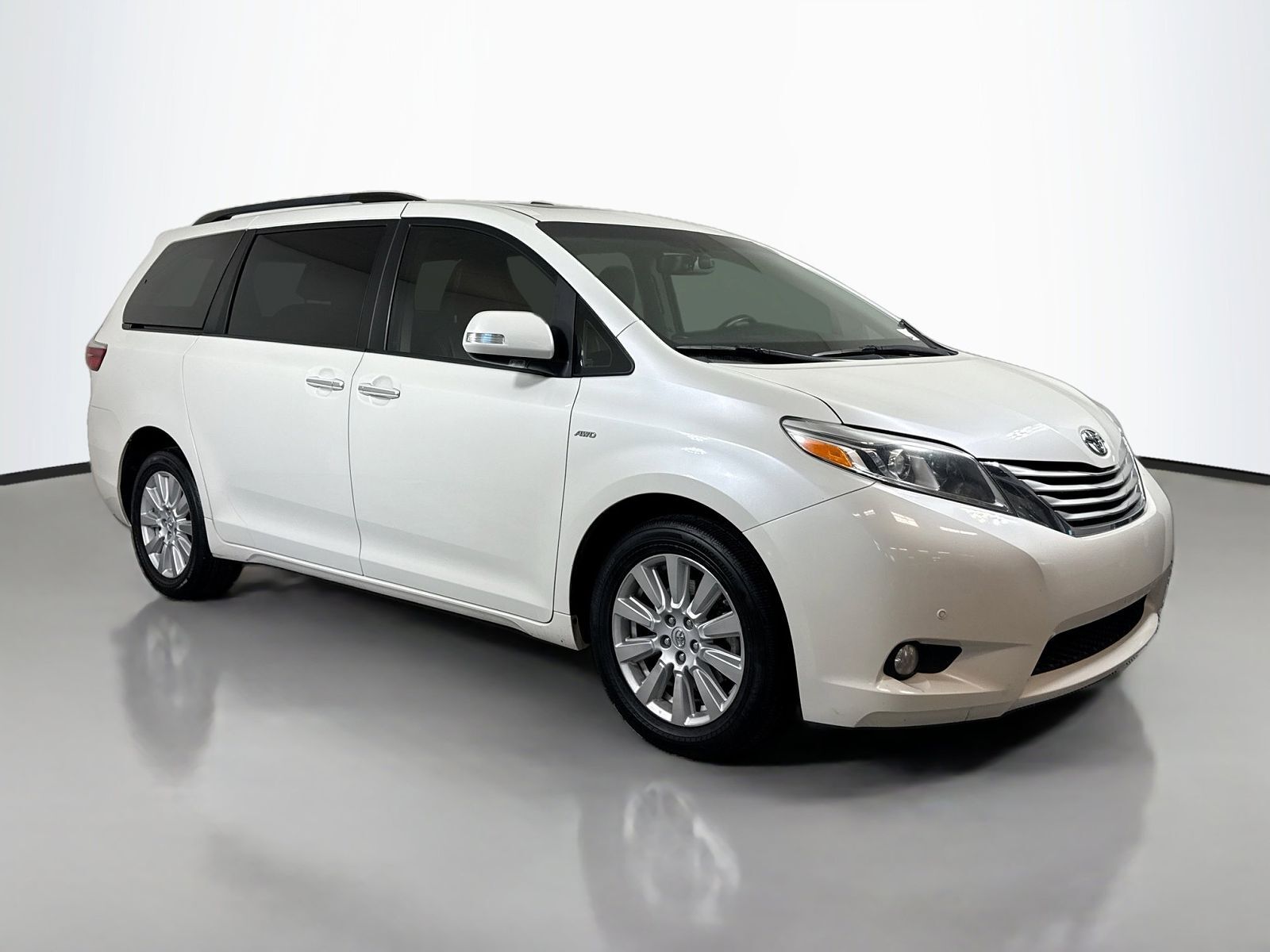 2017 TOYOTA Sienna