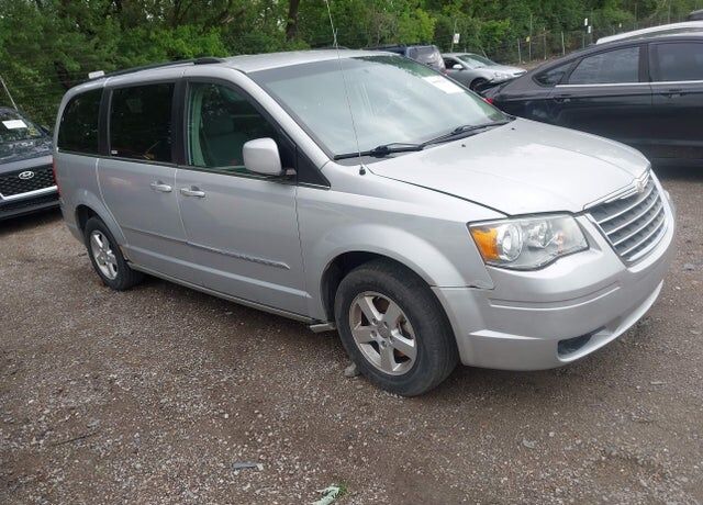 2010 CHRYSLER Town and Country
