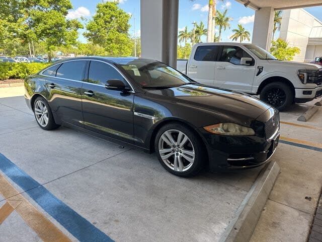 2011 JAGUAR XJ
