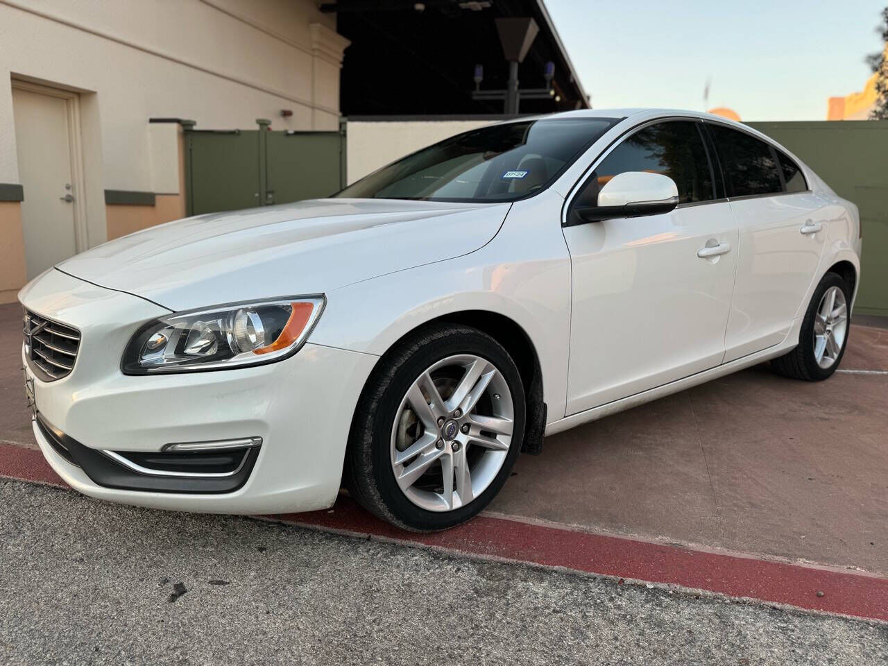 2015 VOLVO S60