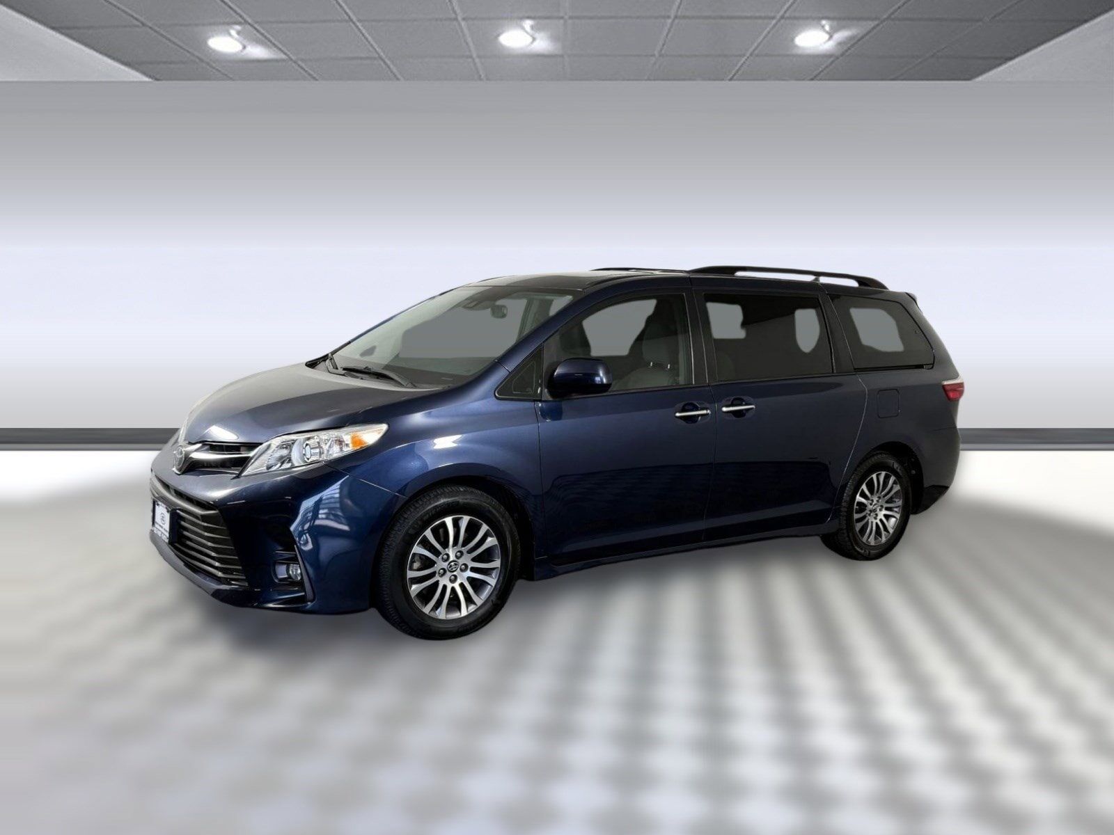 2019 TOYOTA Sienna