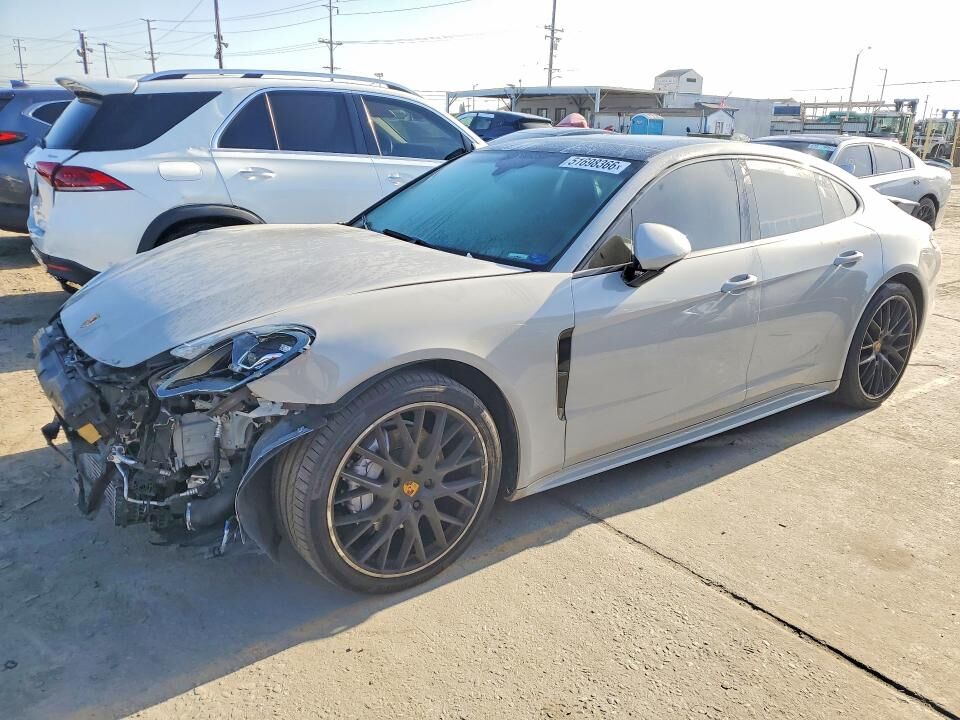 2018 PORSCHE Panamera