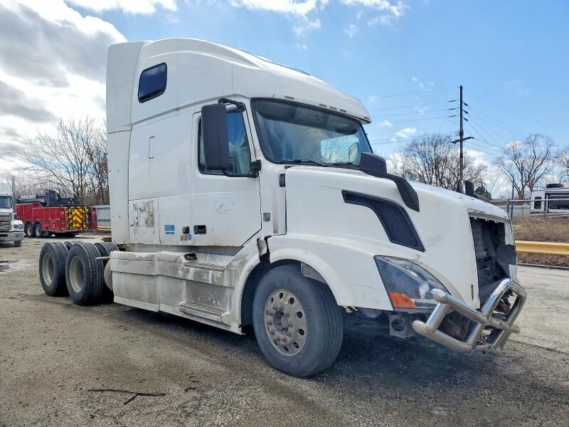 2011 VOLVO TRUCK VNL