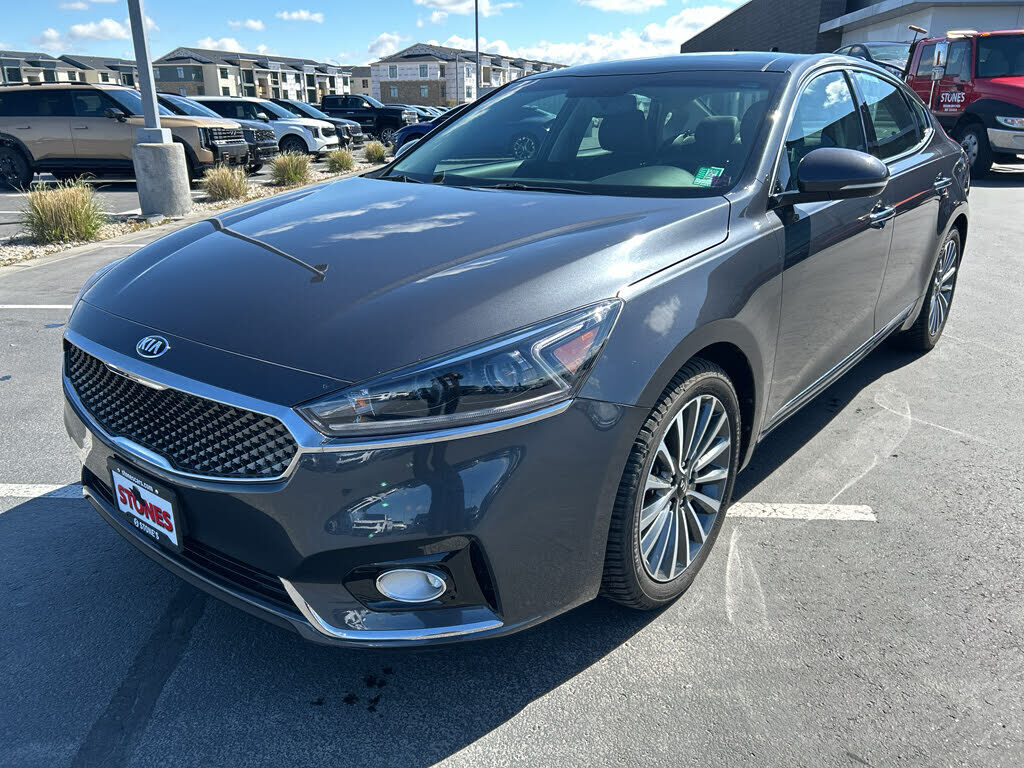 2018 KIA Cadenza