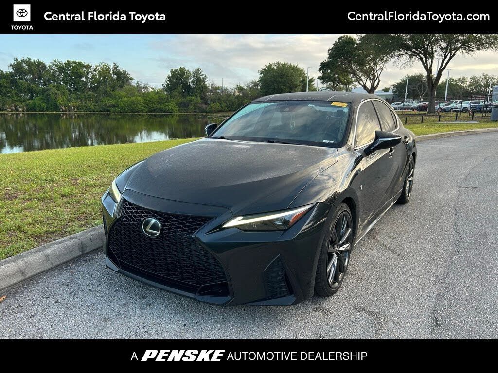 2021 LEXUS IS