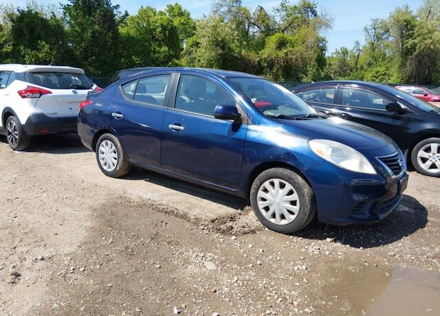 2013 NISSAN Versa