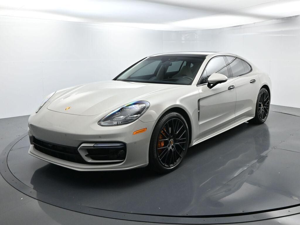 2022 PORSCHE Panamera