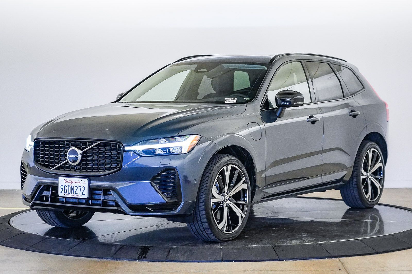 2023 VOLVO XC60