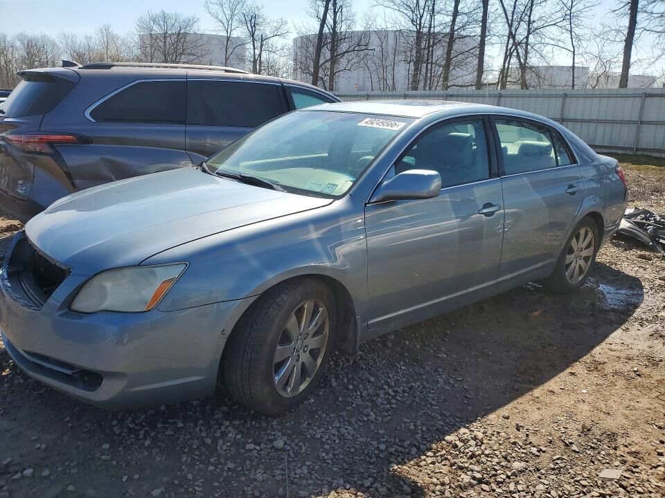 2005 TOYOTA Avalon