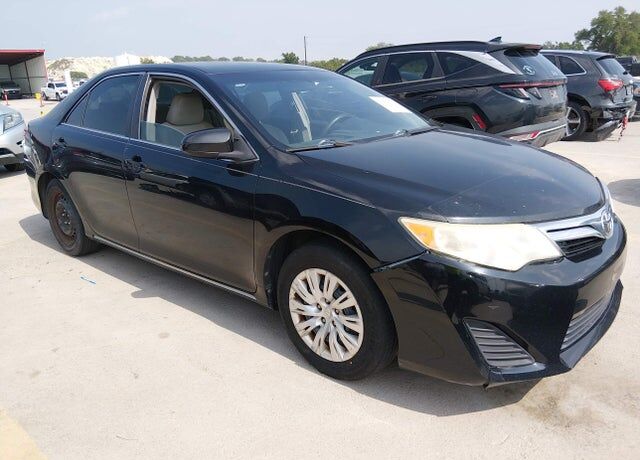 2013 TOYOTA Camry