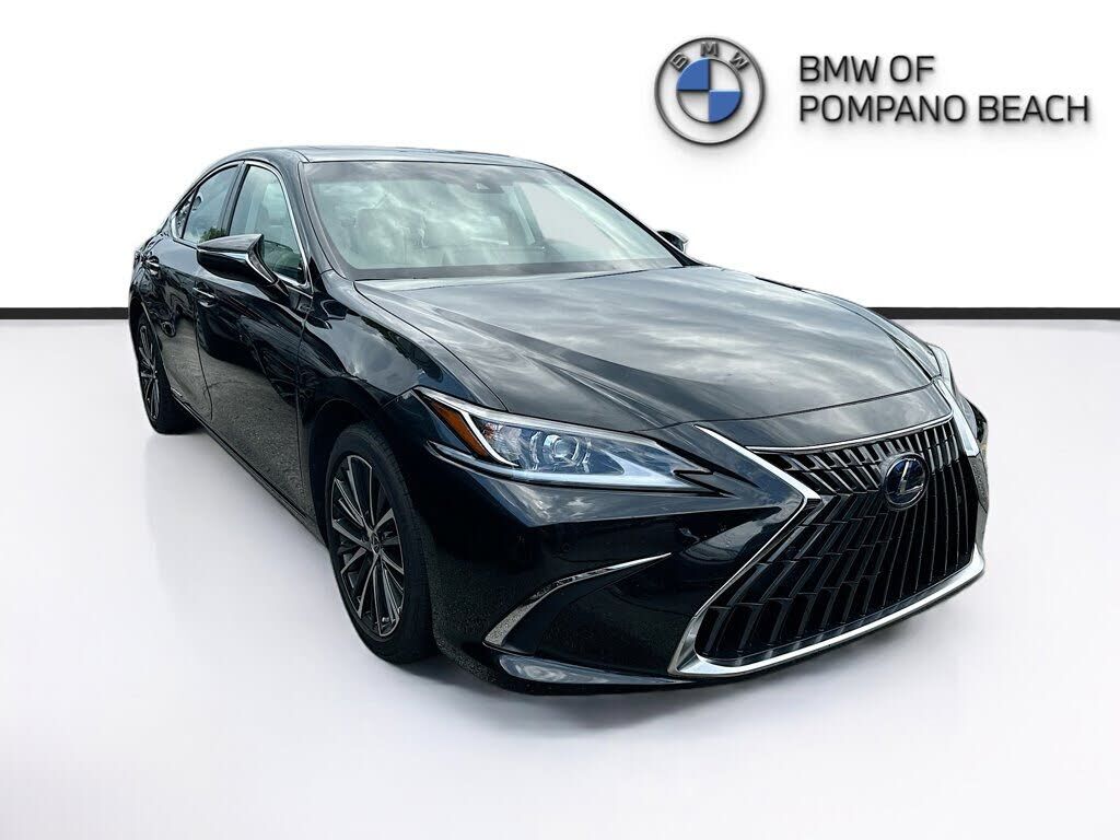 2022 LEXUS ES