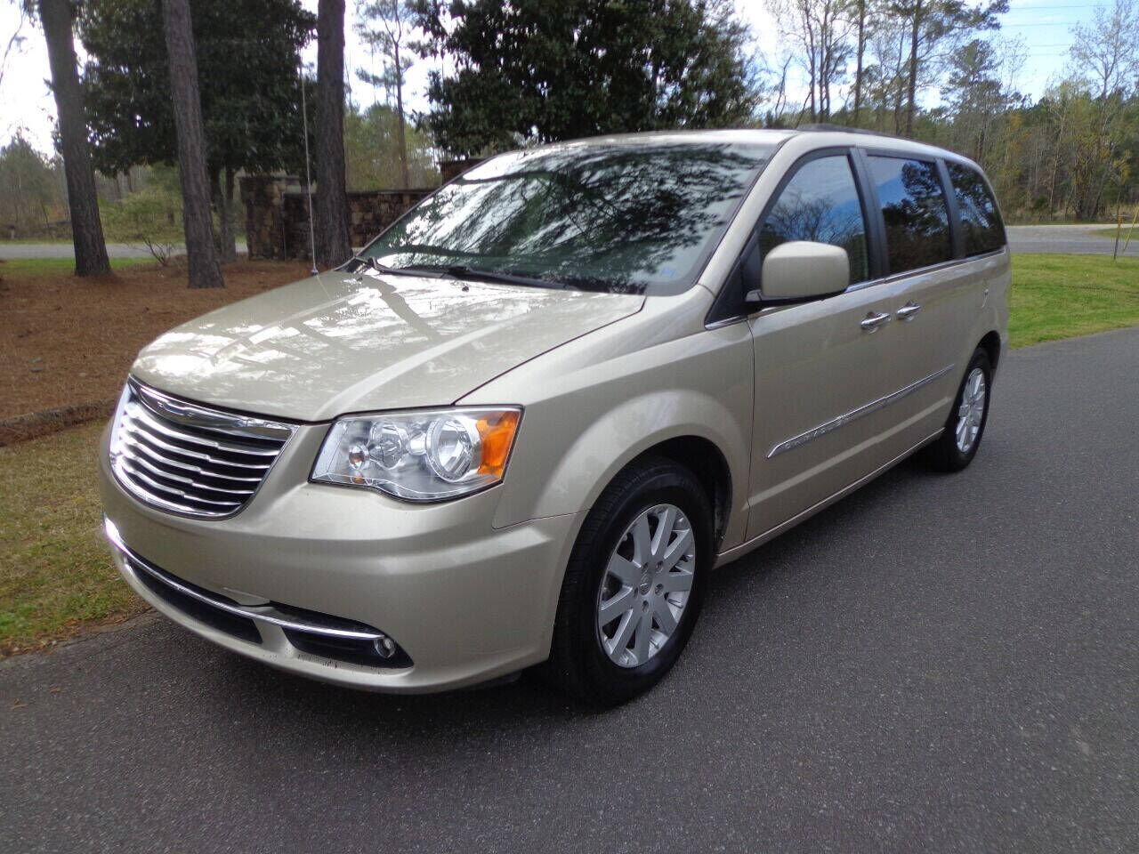 2015 CHRYSLER Town and Country