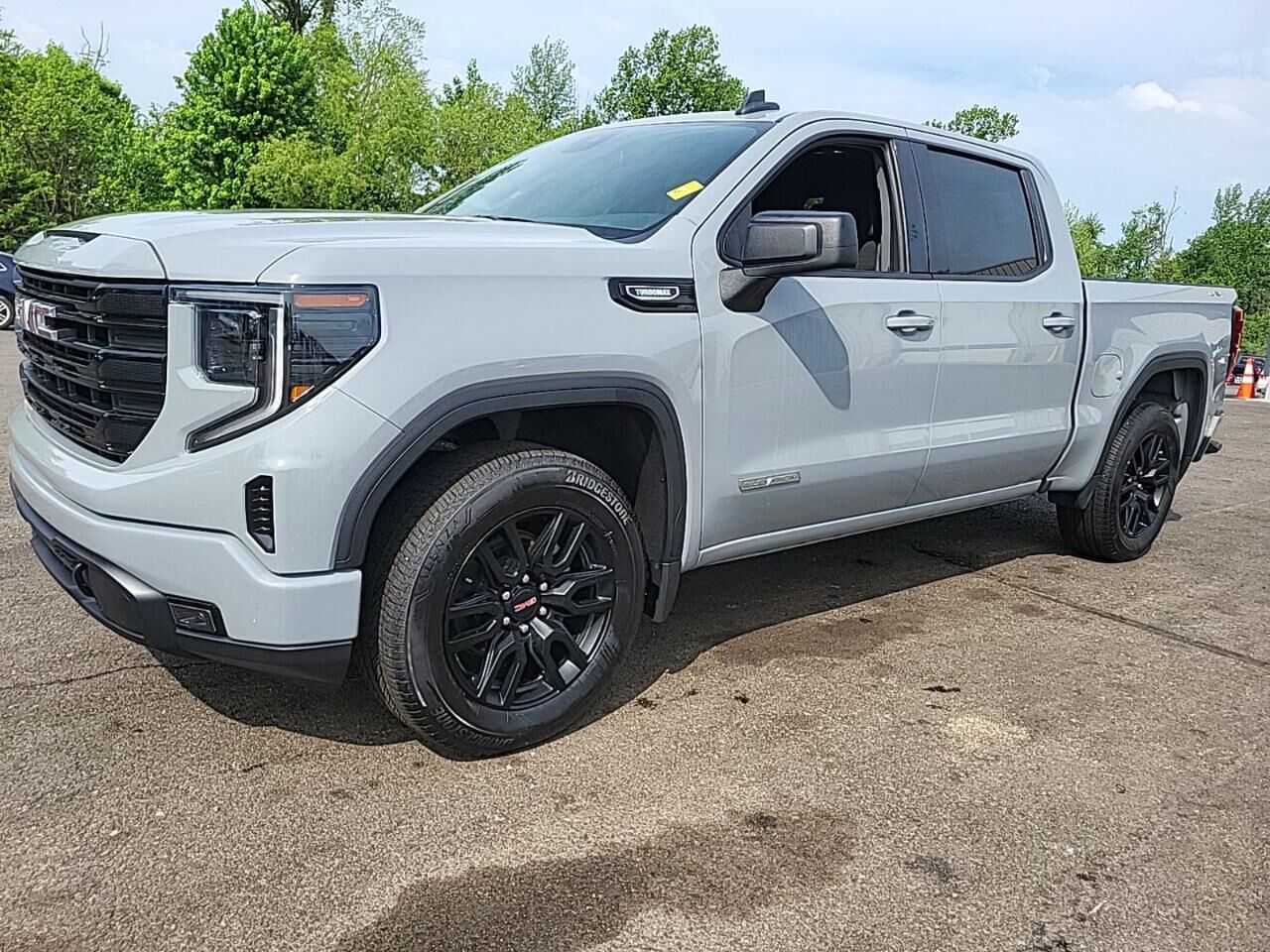 2024 GMC Sierra