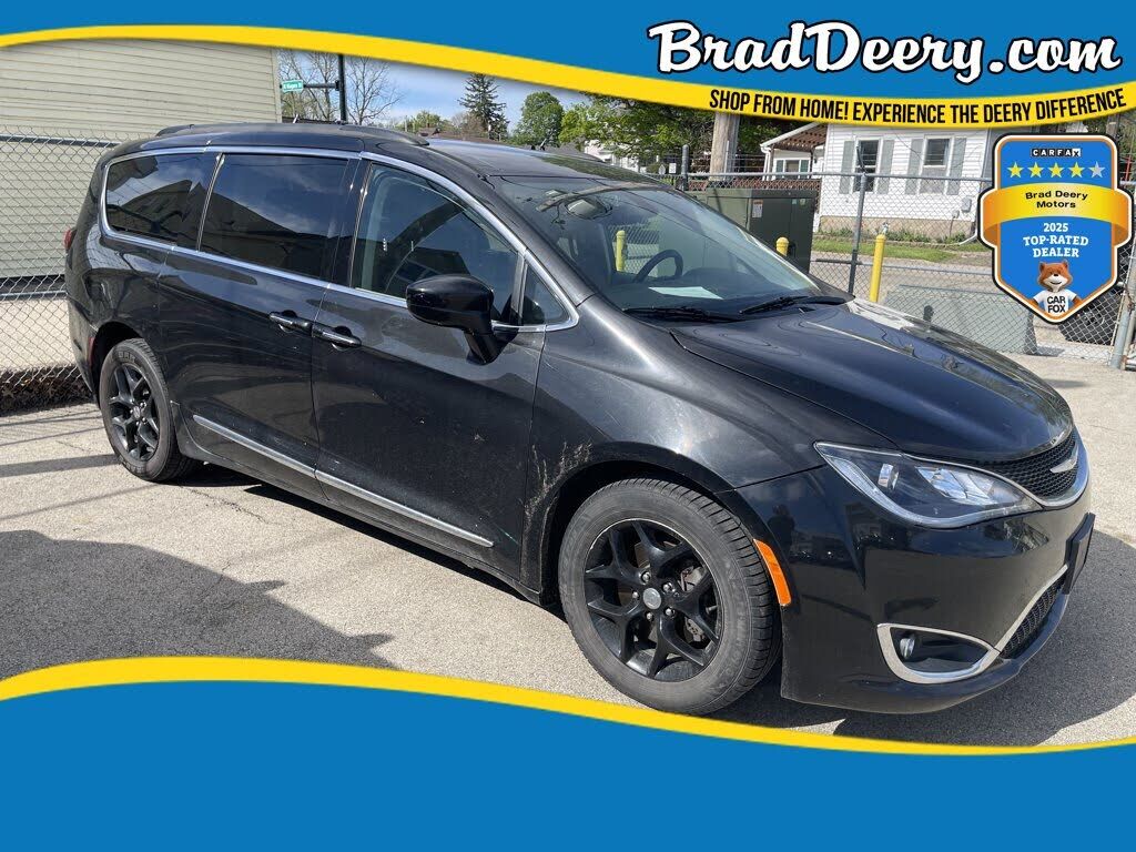 2017 CHRYSLER Pacifica