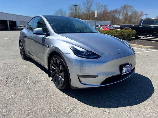 2024 TESLA Model Y