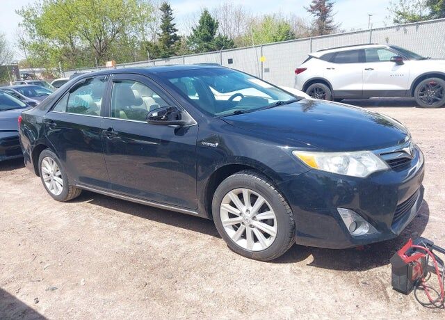 2013 TOYOTA Camry