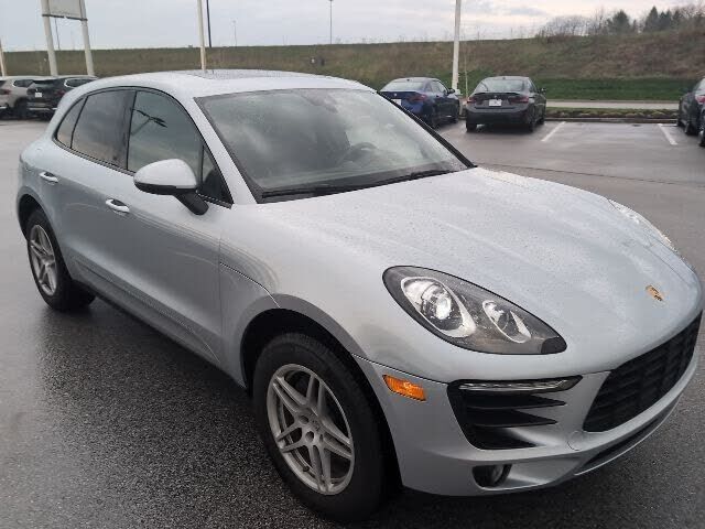 2018 PORSCHE Macan