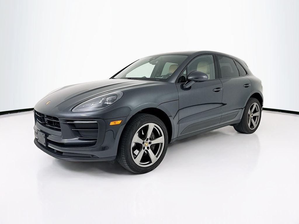 2023 PORSCHE Macan