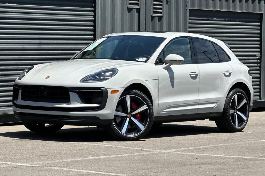 2024 PORSCHE Macan