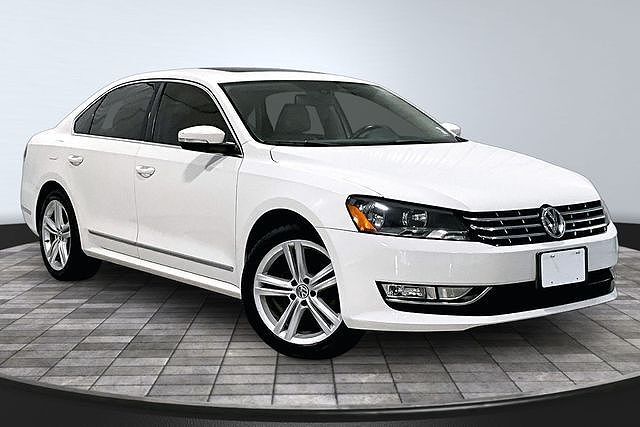 2013 VOLKSWAGEN Passat
