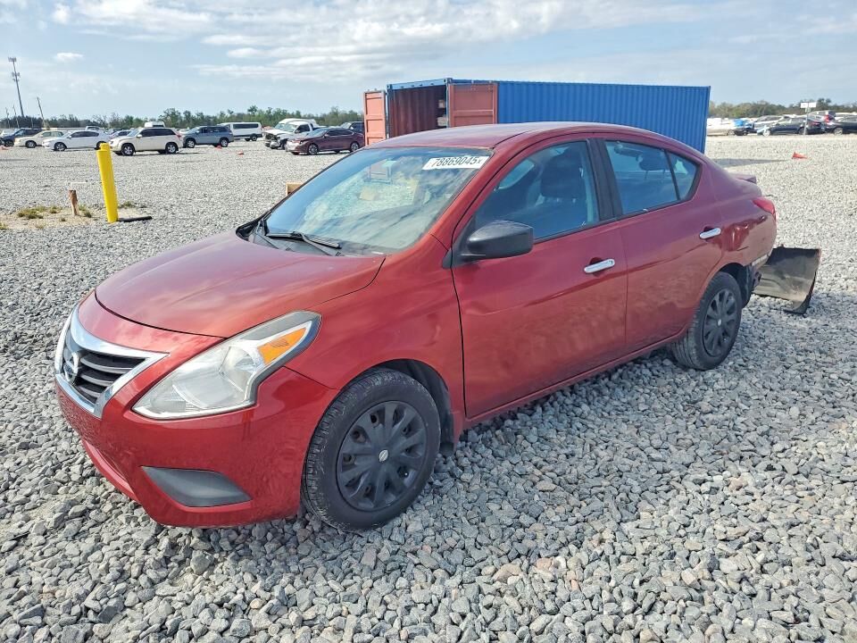 2017 NISSAN Versa