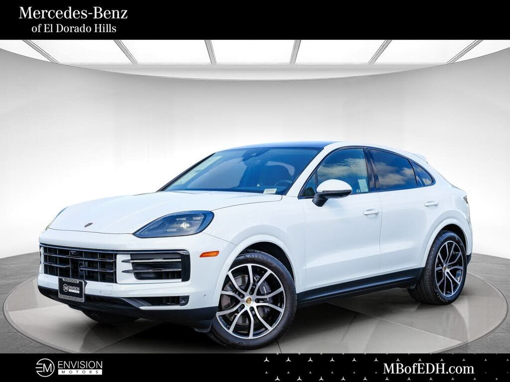 2024 PORSCHE Cayenne