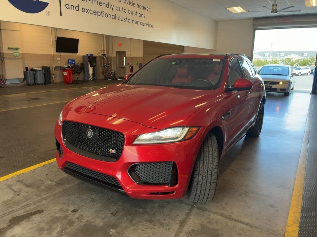 2019 JAGUAR F-Pace