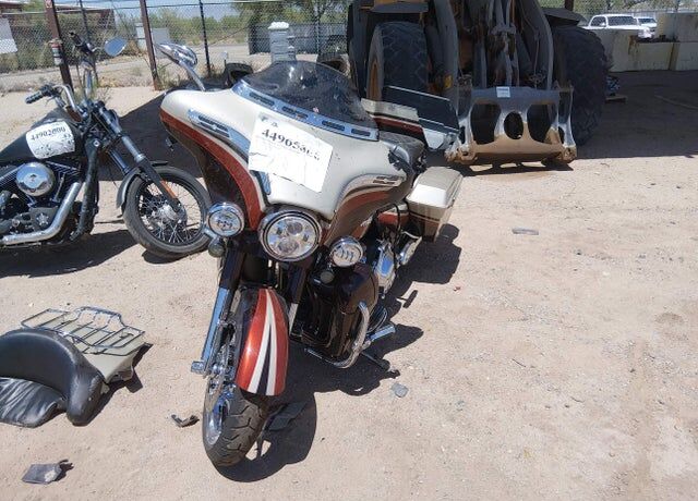 2011 HARLEY DAVIDSON CVO Street Glide 2