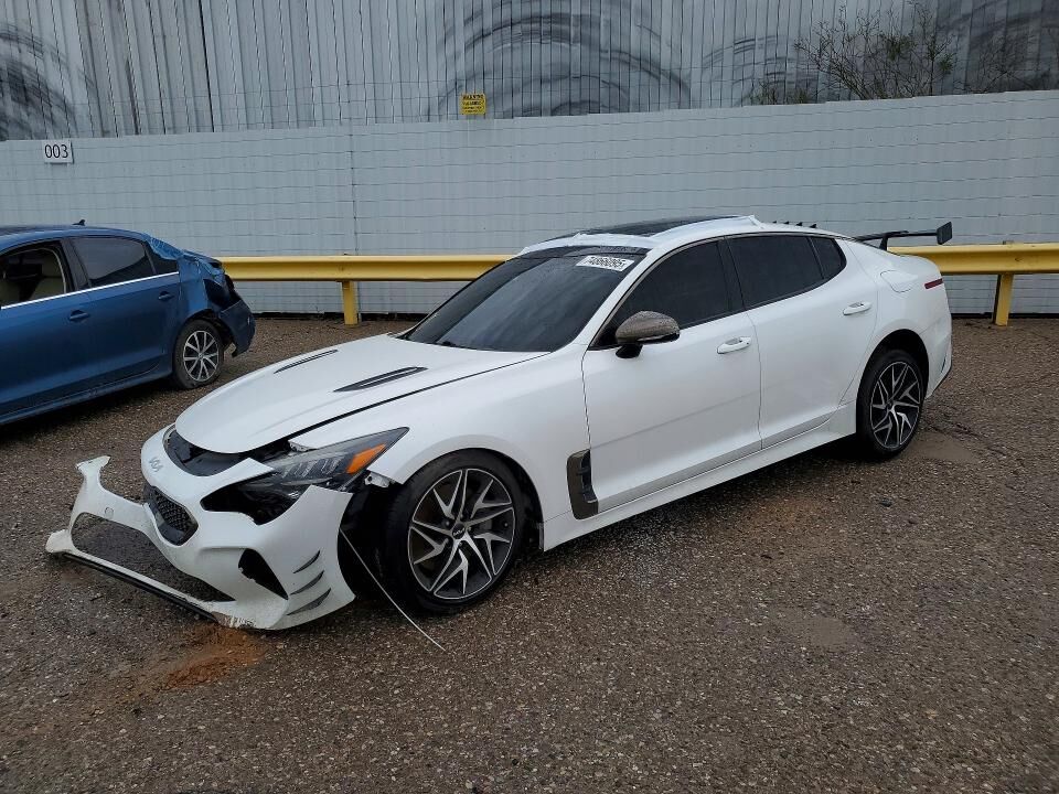 2022 KIA Stinger